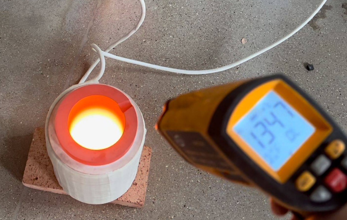 67d12ac32a0c6.jpg 石墨坩堝電磁加熱.jpg